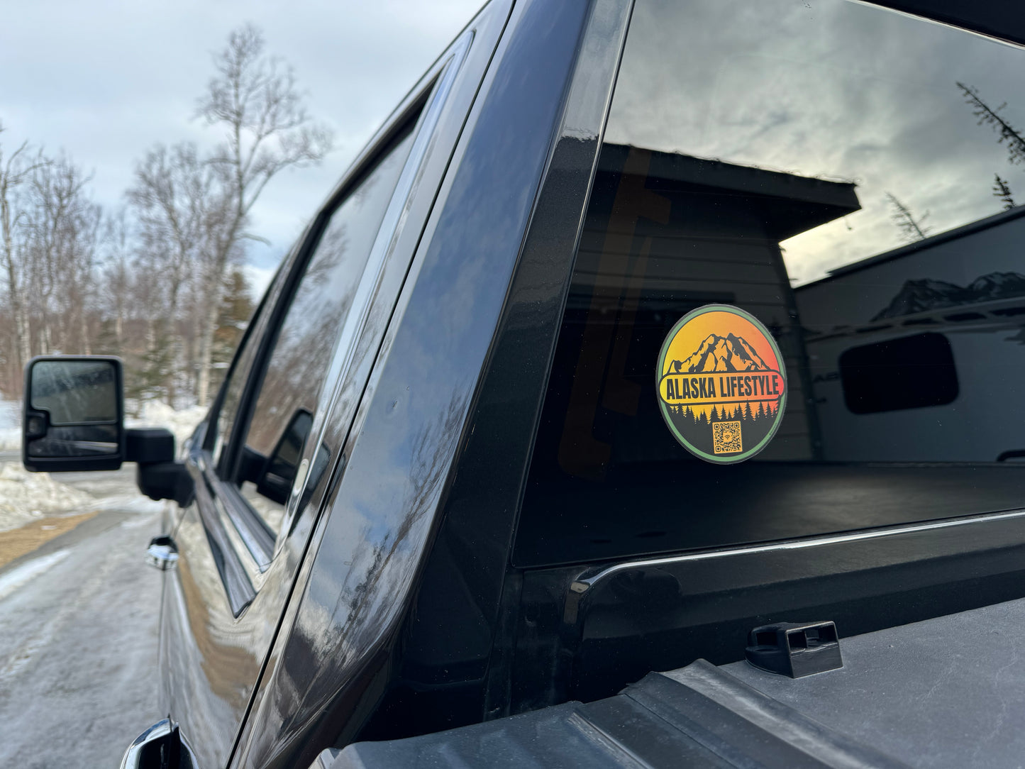 Alaska Lifestyle Vinyl Sticker - 4x4" Circle